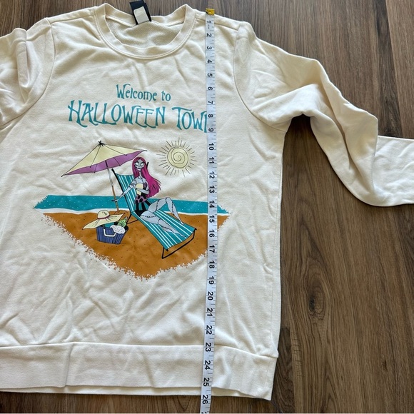 Disney Nightmare Before Christmas Sweatshirt Small Halloween town Sally Beach - Picture 7 of 8